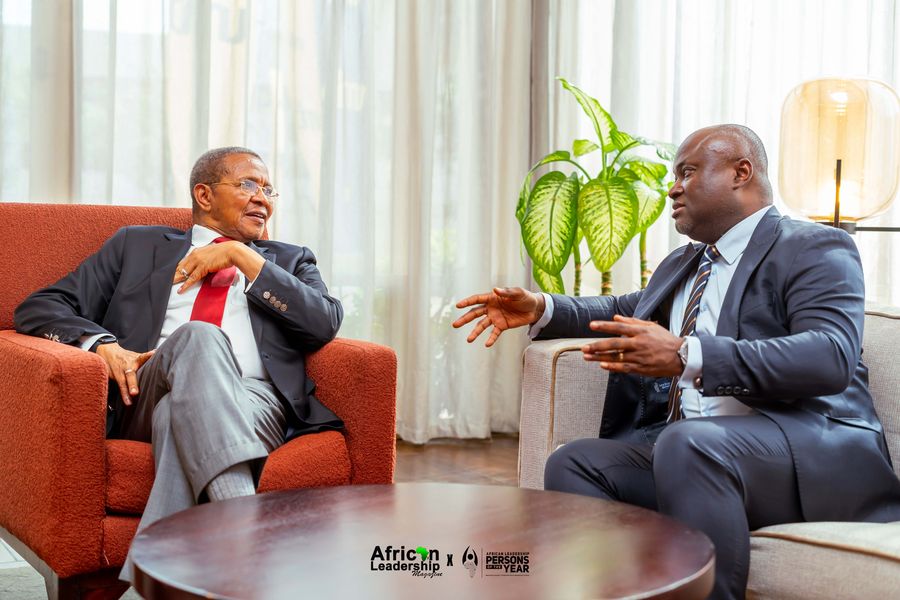 Dr. Ken Giami in conversation with H.E. Jakaya Mrisho Kikwete